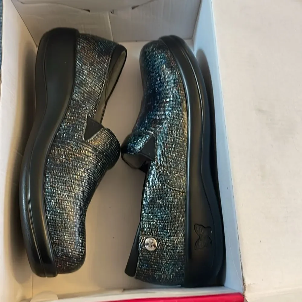 ALEGRIA LIGHTWEIGHT KELI MULTICOLOR SHIMMERY SHOES.  A LITTLE BLING!  NE…